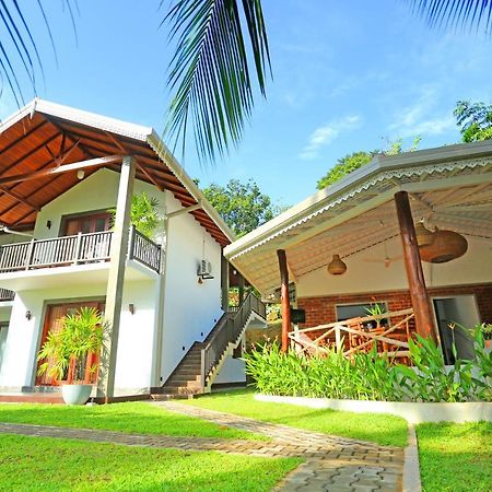 Villa Peacock Walahanduwa Exterior photo