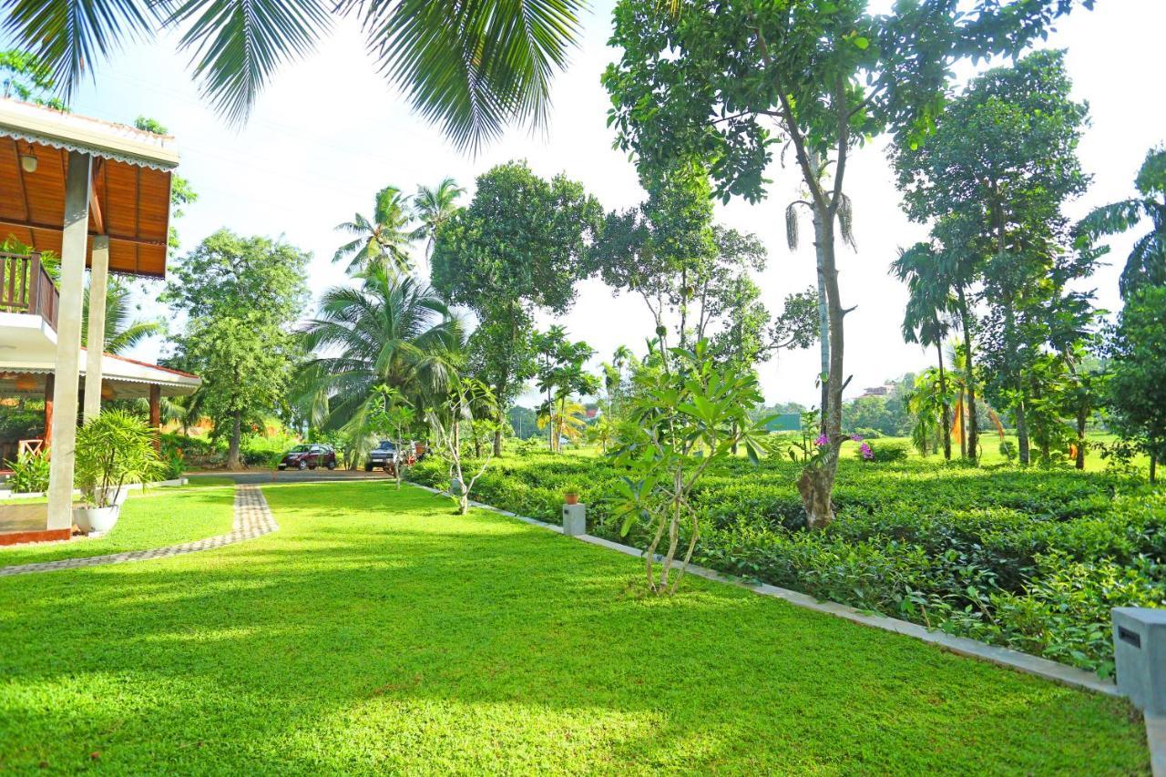 Villa Peacock Walahanduwa Exterior photo