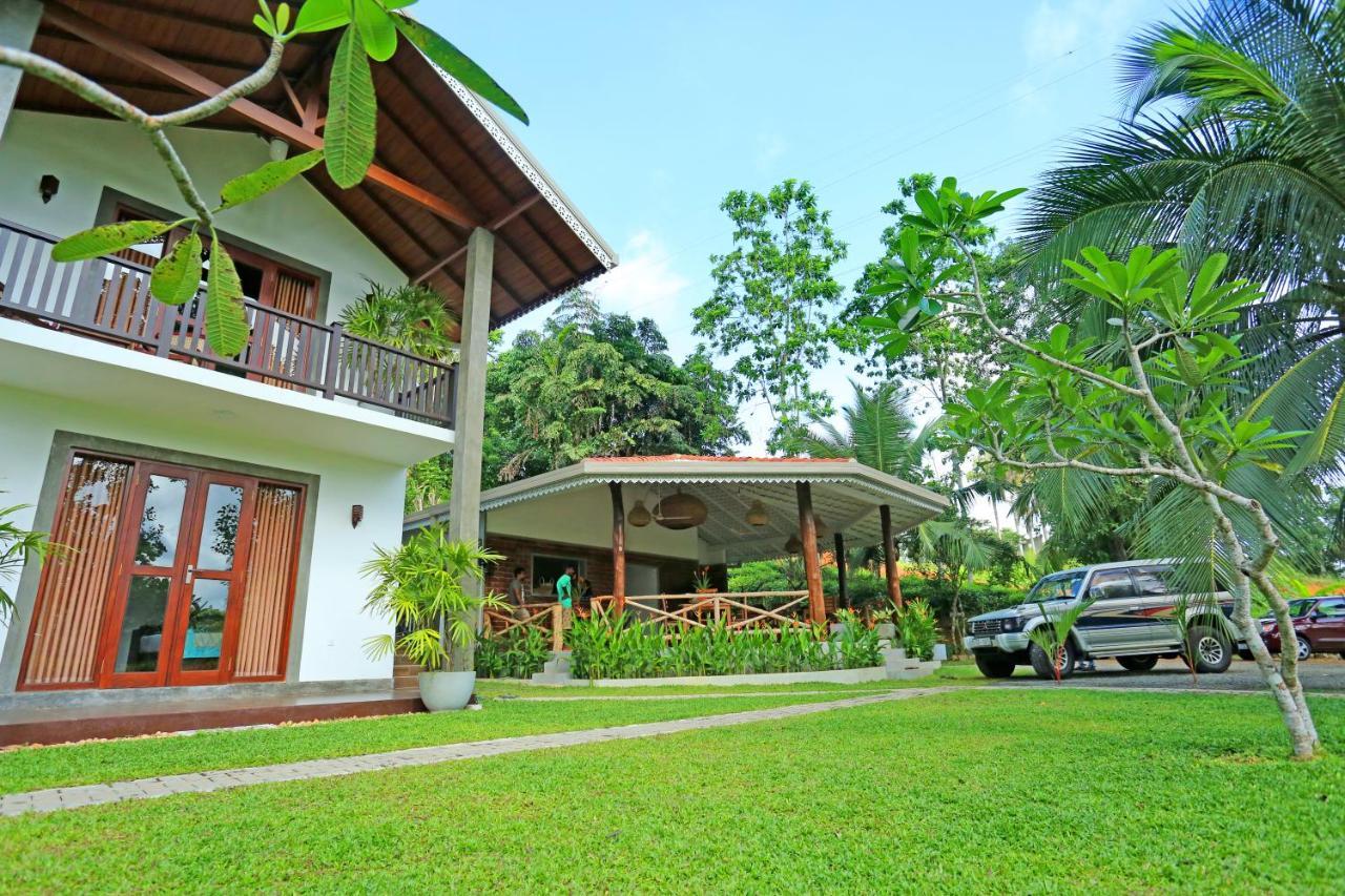 Villa Peacock Walahanduwa Exterior photo