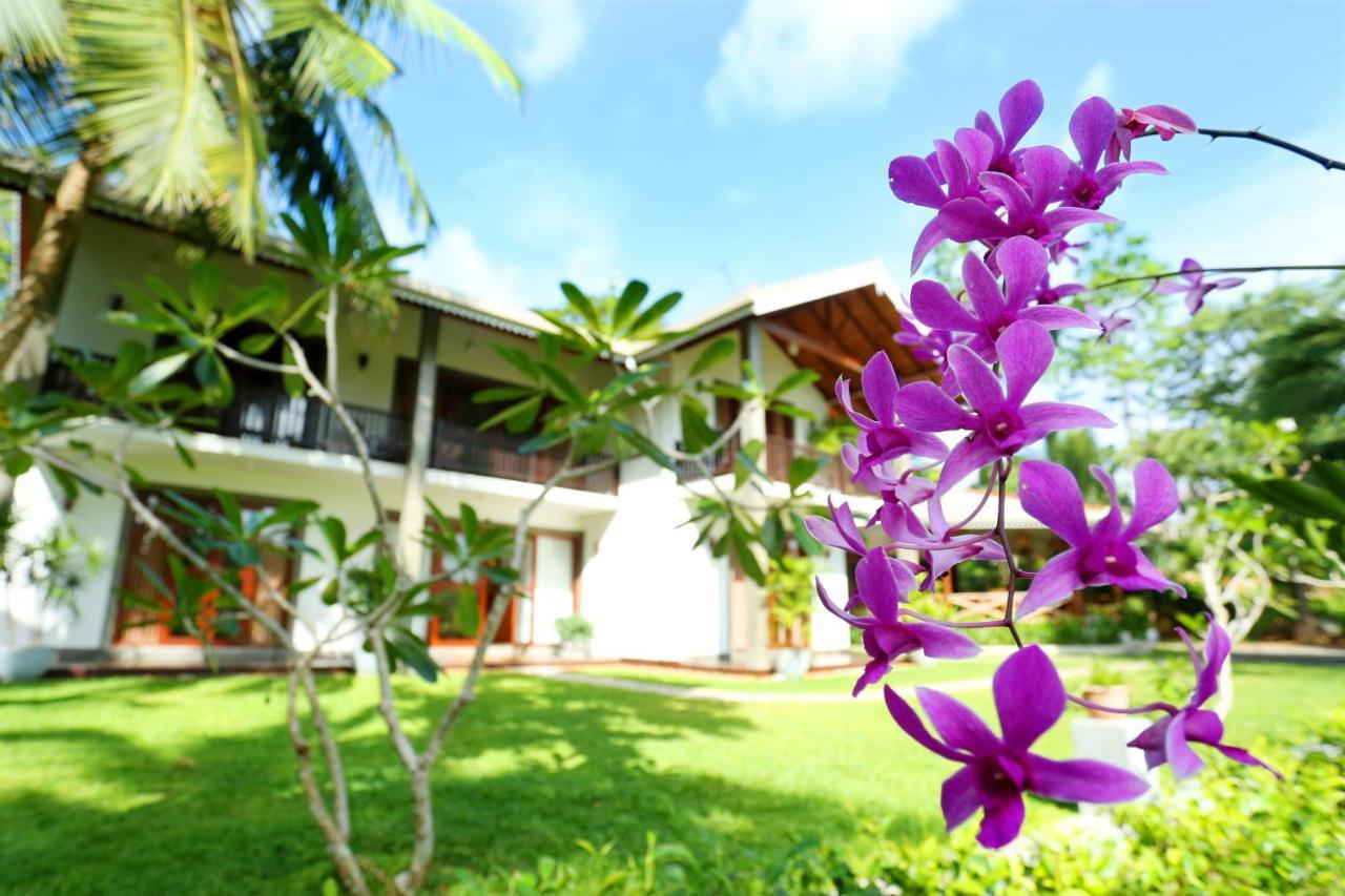 Villa Peacock Walahanduwa Exterior photo