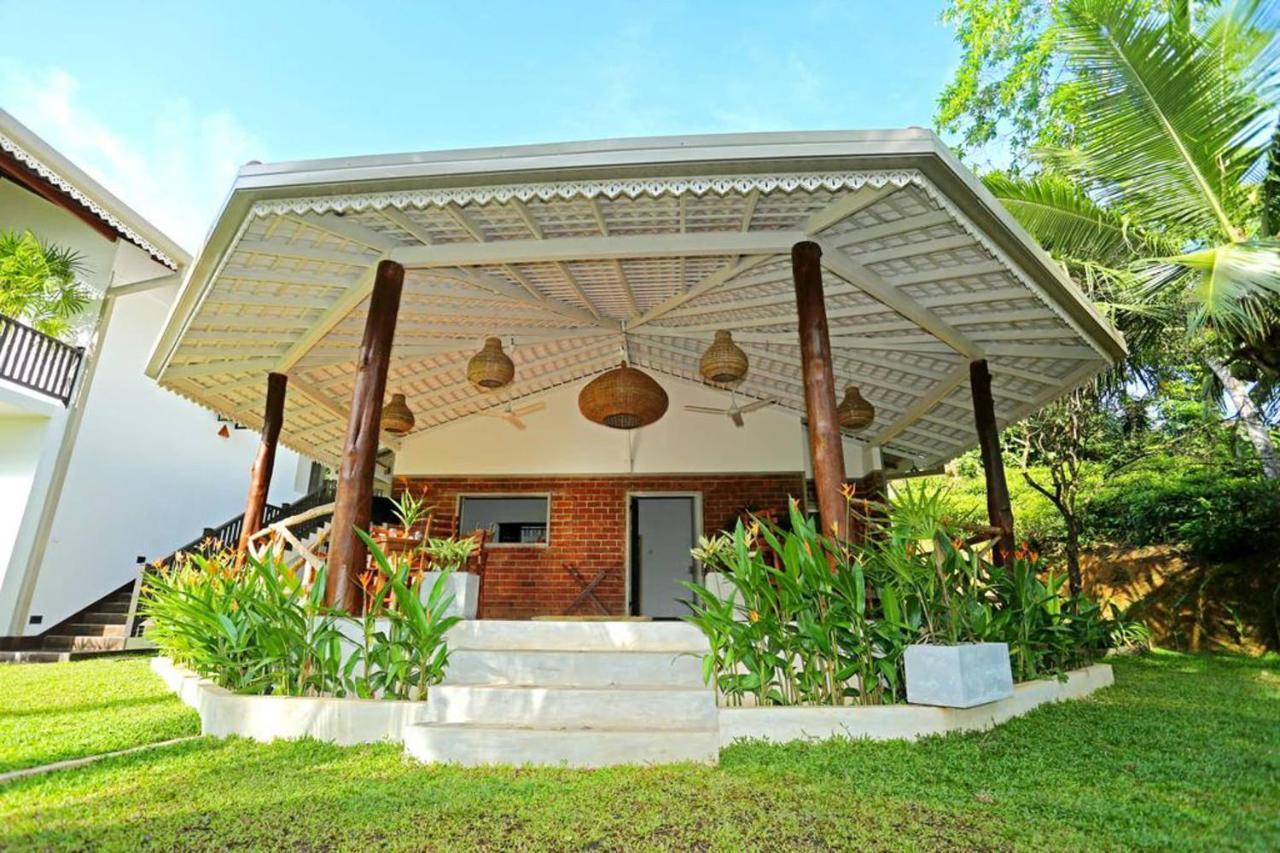 Villa Peacock Walahanduwa Exterior photo